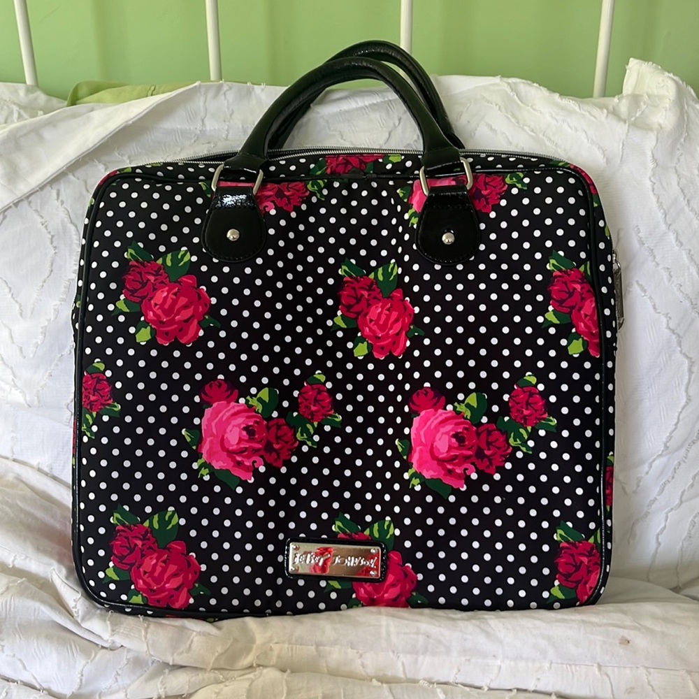 Laptop Case (Betsey Johnson)
